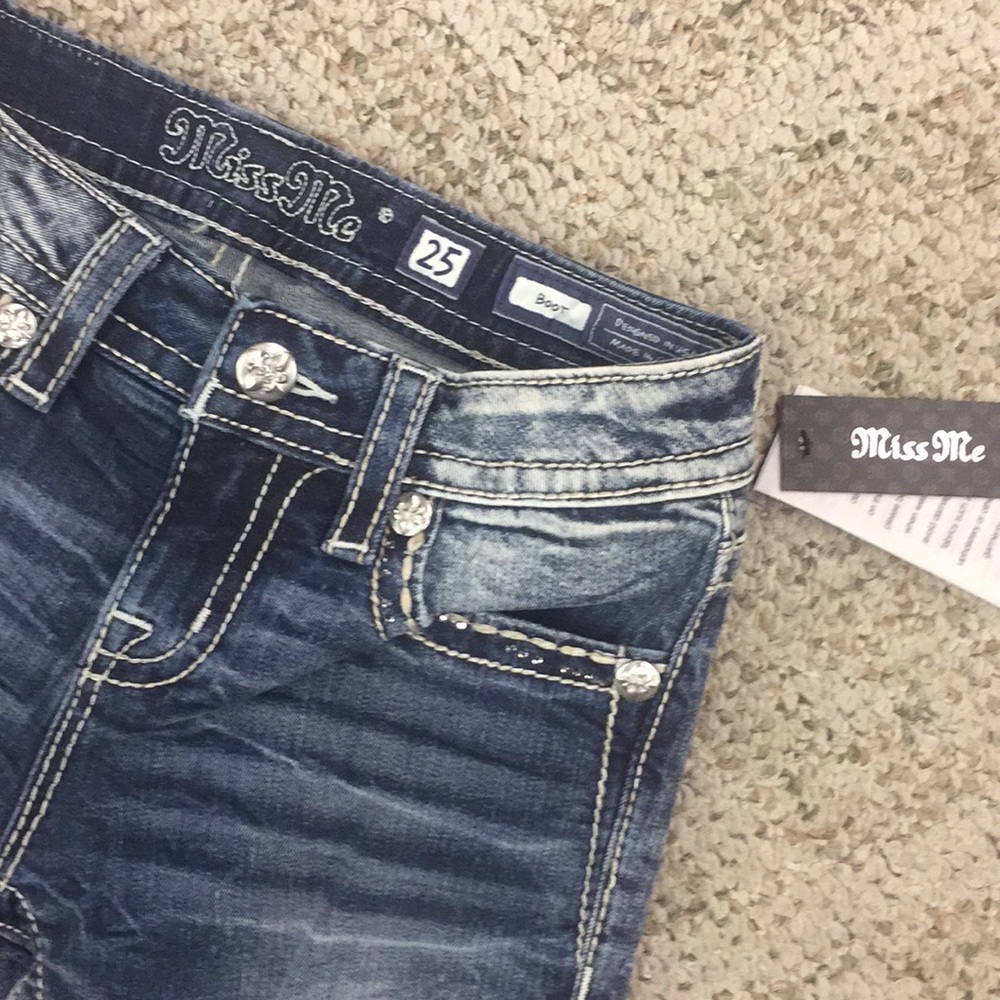 NWT Horseshoe Miss Me Boot Jeans! - Picture 5 of 8